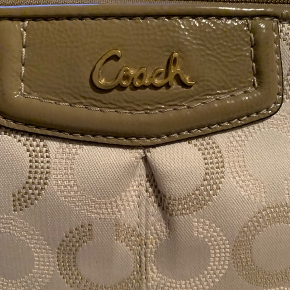 Coach wristlet - Picture 3 of 3